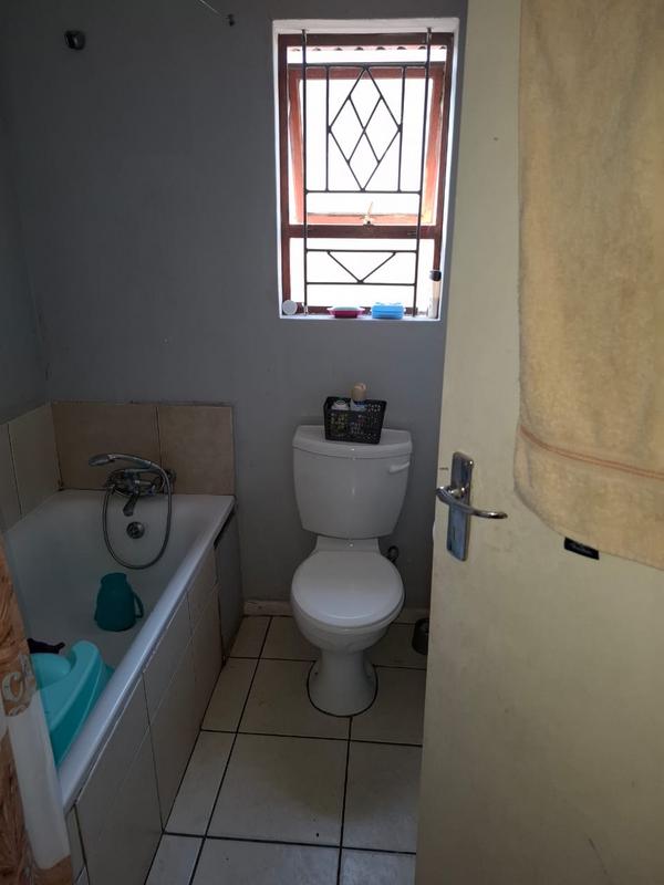 2 Bedroom Property for Sale in Lentegeur Western Cape